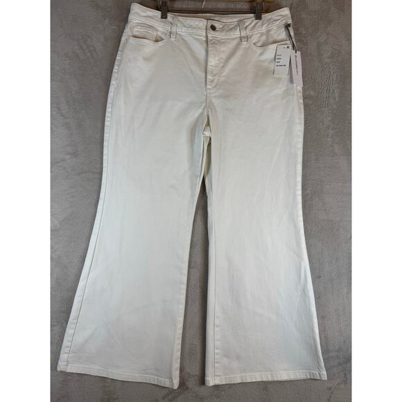 Liz Claiborne Denim - NEW Liz Claiborne Petite 16P White Flare Leg High Rise Stretch Jeans Denim Pants
